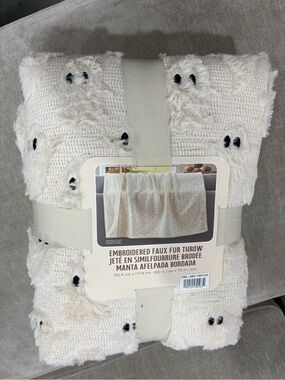 Costco Embroidered Faux Fur Throw Halloween ghost Blanket - Cream